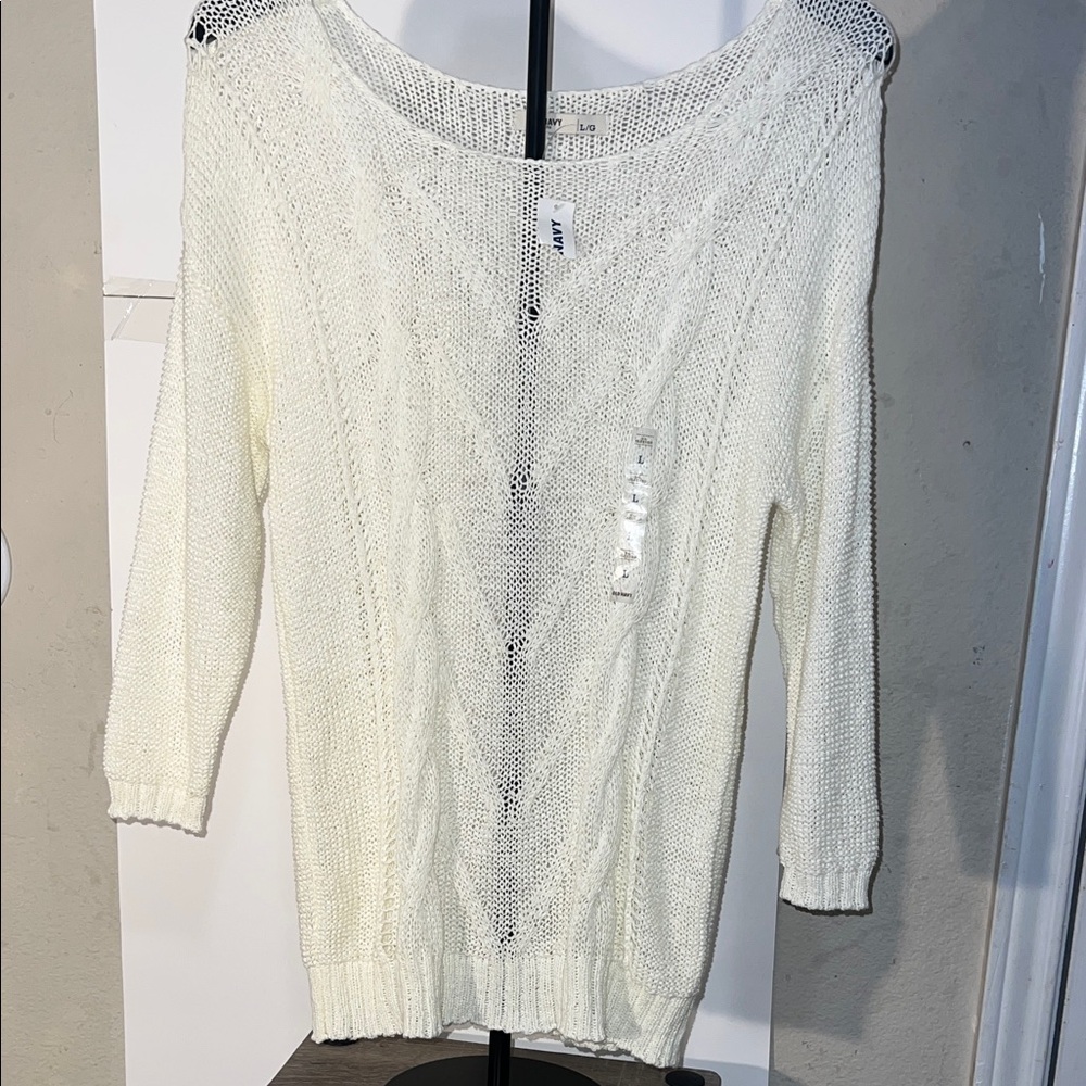 Old Navy Women's Cream Cable Knit Sweater